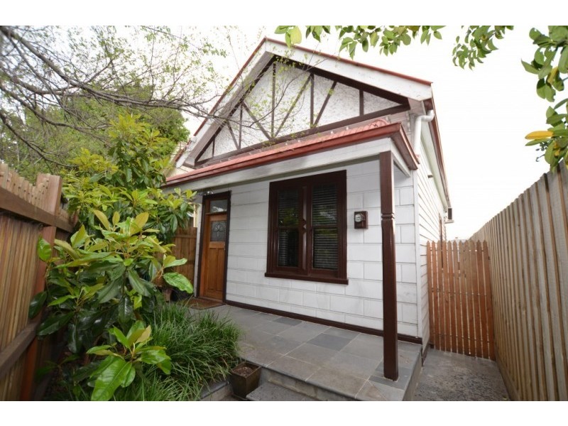 218 Ballarat Road, Footscray VIC 3011