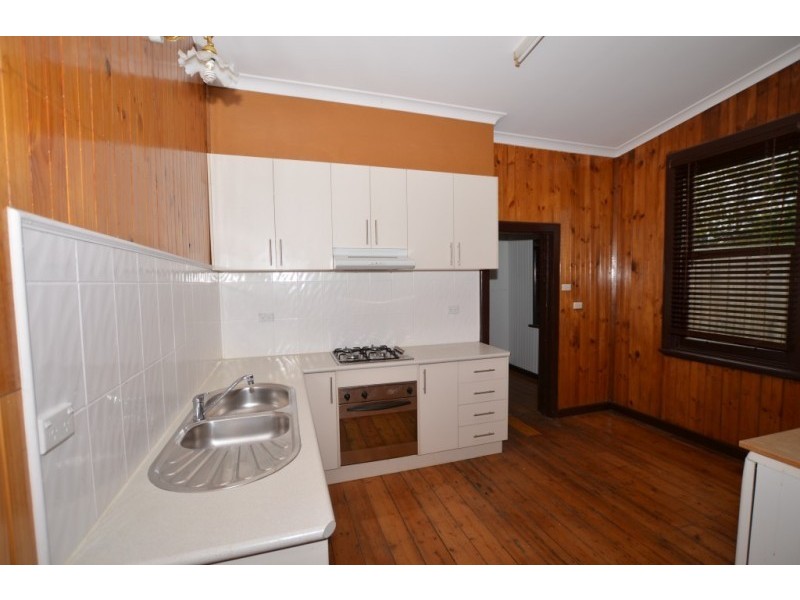 218 Ballarat Road, Footscray VIC 3011