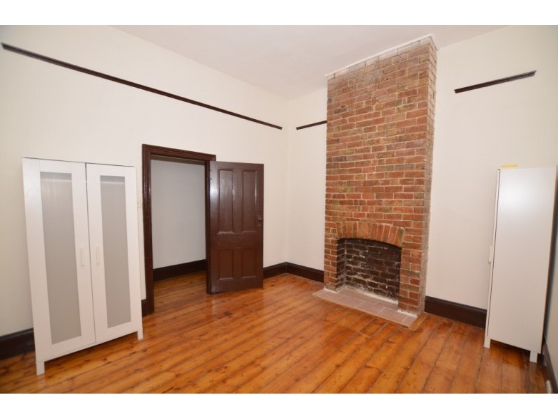 218 Ballarat Road, Footscray VIC 3011