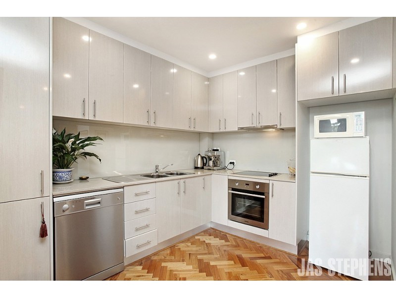 202/277 Barkly Street, Footscray VIC 3011