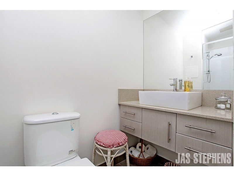 202/277 Barkly Street, Footscray VIC 3011