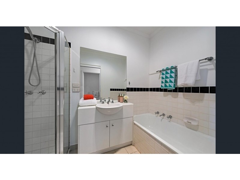 8/33 Rankins Road, Kensington VIC 3031