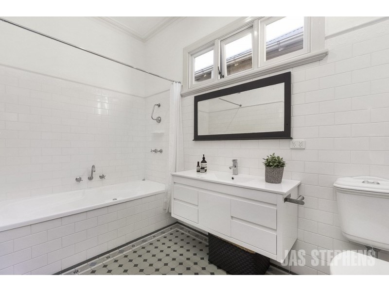 72 Chirnside Street, Kingsville VIC 3012