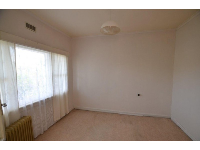 8 Wellington Street, West Footscray VIC 3012