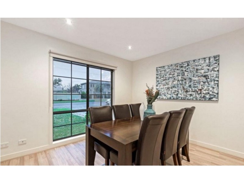 1/43 Grieve Parade, Altona VIC 3018