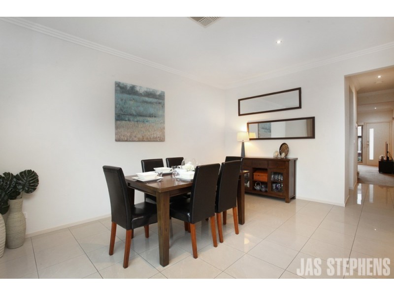 2/10 Swan Street, Footscray VIC 3011