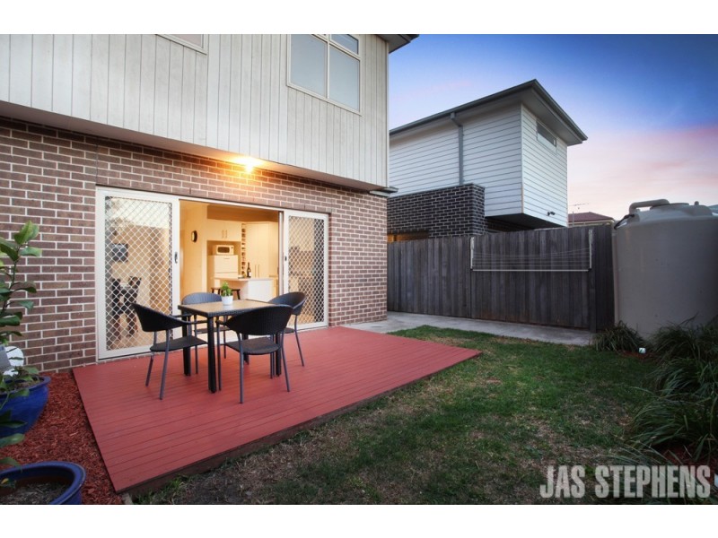 2/10 Swan Street, Footscray VIC 3011