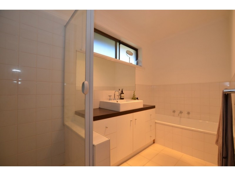 1/4 Margot Street, West Footscray VIC 3012