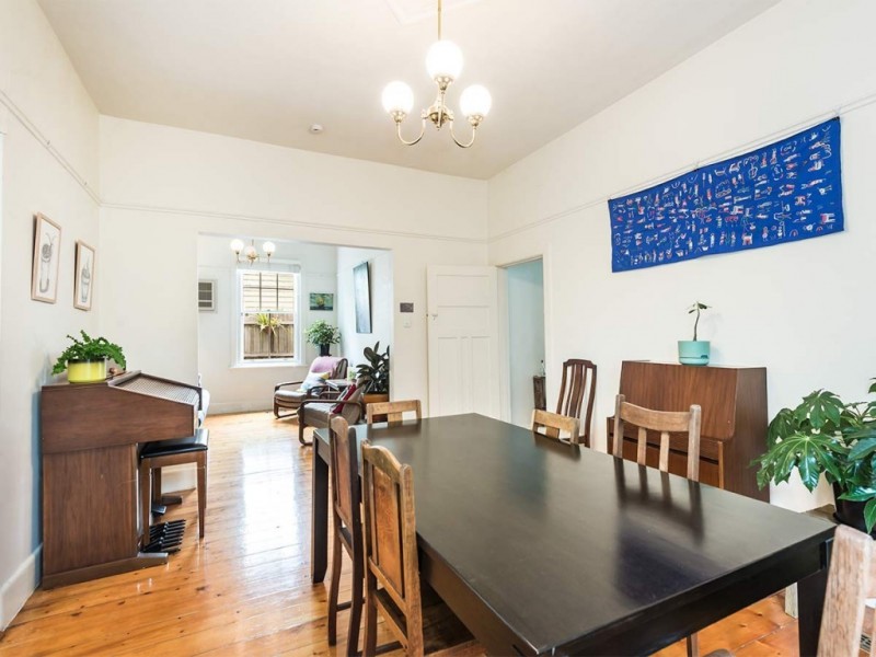 18 Station Road, Seddon VIC 3011