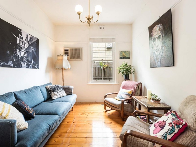 18 Station Road, Seddon VIC 3011