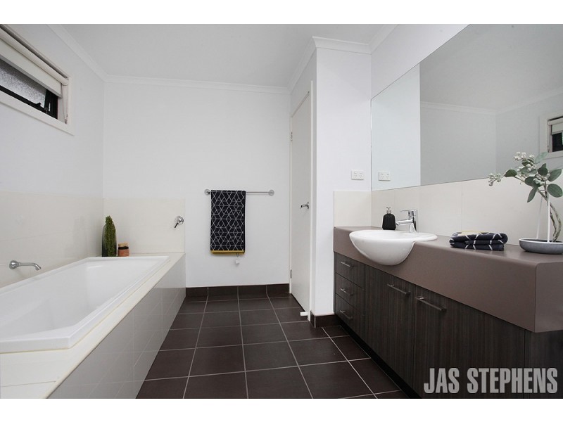 1/119 Summerhill Road, Footscray VIC 3011