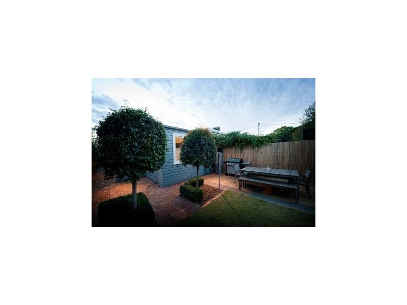 7 Bayview Road, Seddon VIC 3011