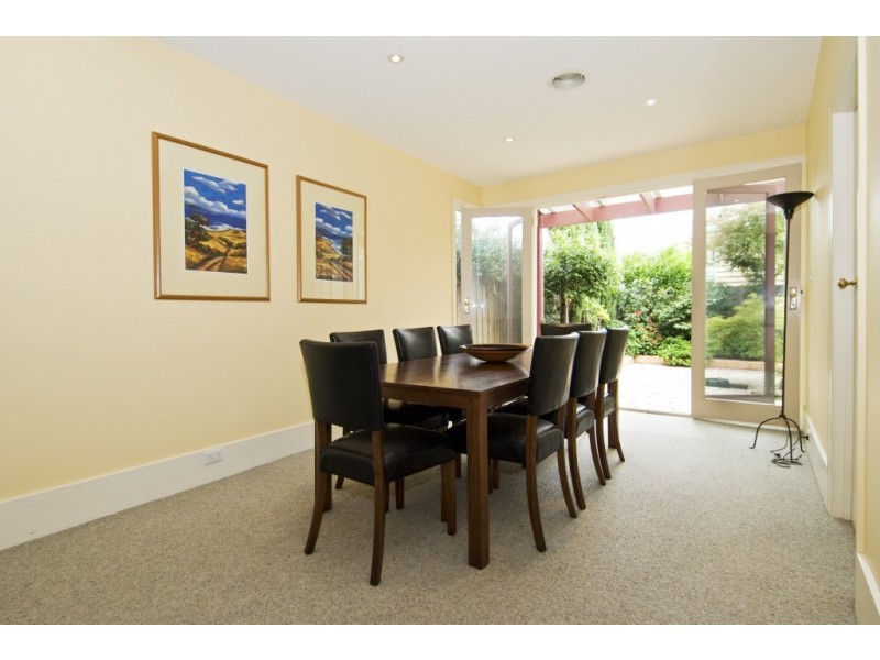 24 Hamilton Street, Seddon VIC 3011