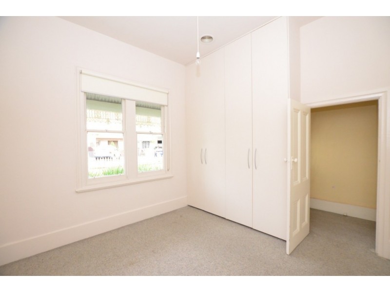 24 Hamilton Street, Seddon VIC 3011