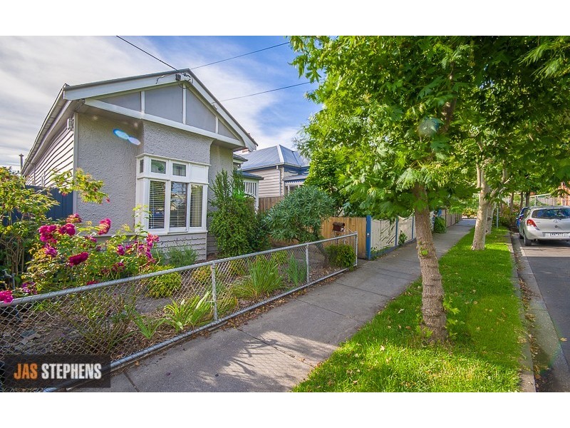 6 Hamilton Street, Seddon VIC 3011
