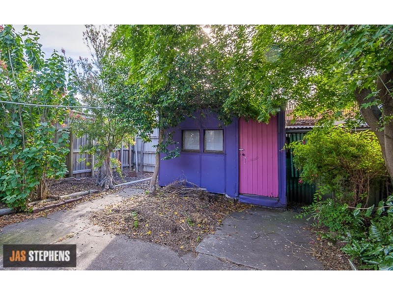 6 Hamilton Street, Seddon VIC 3011