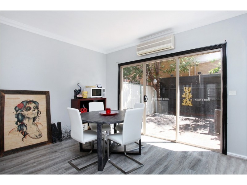 2/9 Saltley Street, South Kingsville VIC 3015