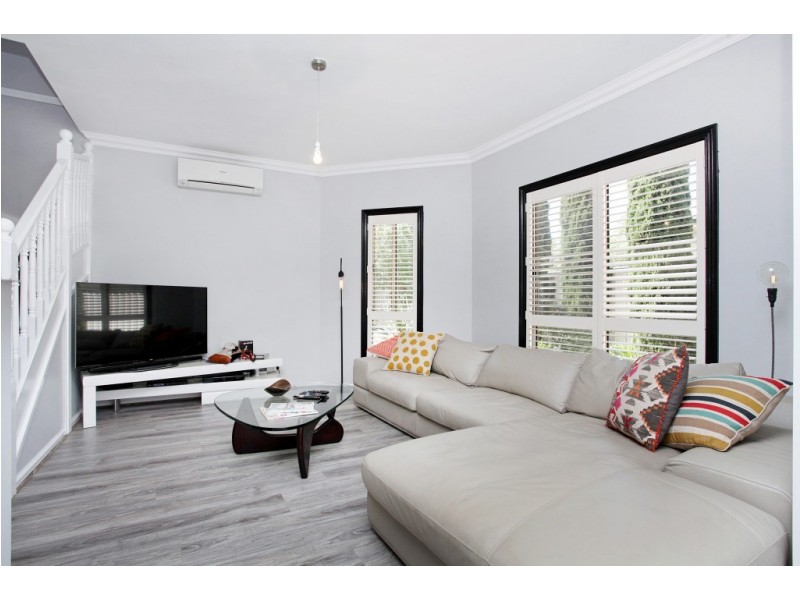 2/9 Saltley Street, South Kingsville VIC 3015