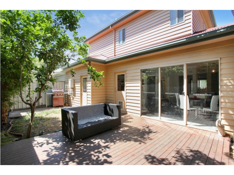 2/9 Saltley Street, South Kingsville VIC 3015