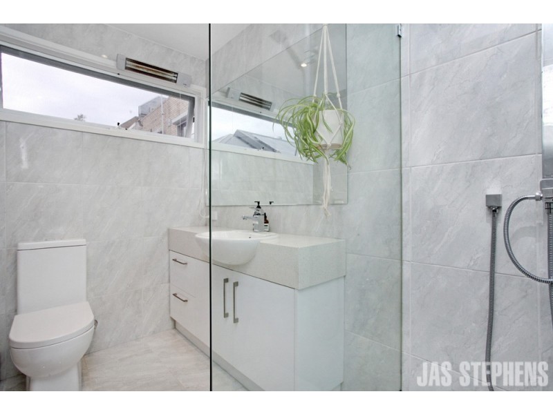 12 Arran Street, Seddon VIC 3011