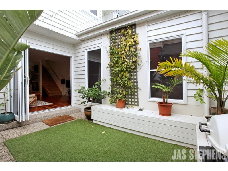 12 Arran Street, Seddon VIC 3011