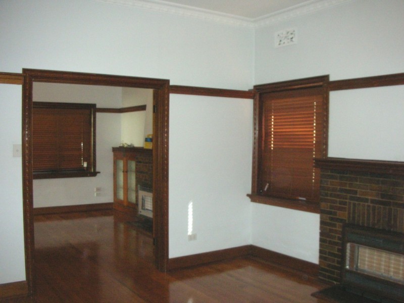 27 Queensville Street, Kingsville VIC 3012