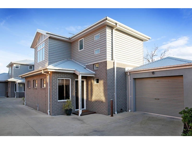 2/23 Baird Street, Maidstone VIC 3012