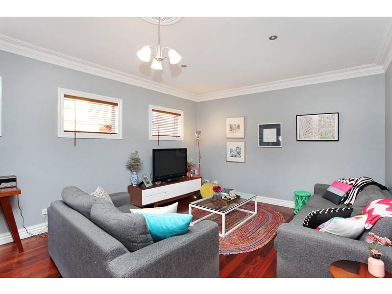 2/23 Baird Street, Maidstone VIC 3012