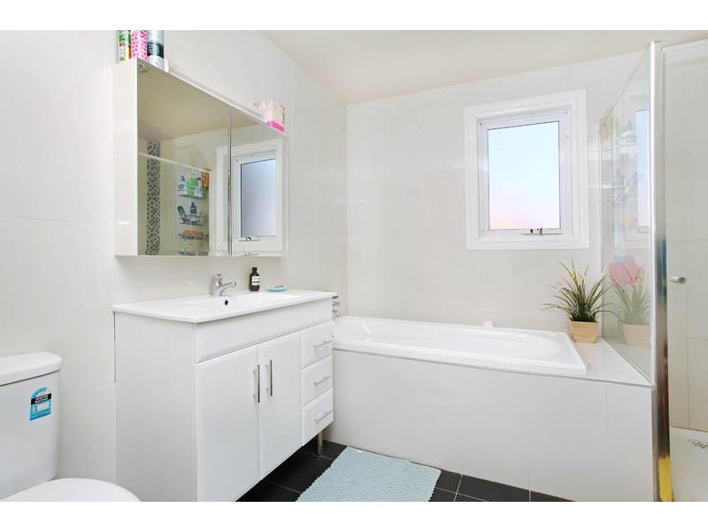 2/23 Baird Street, Maidstone VIC 3012