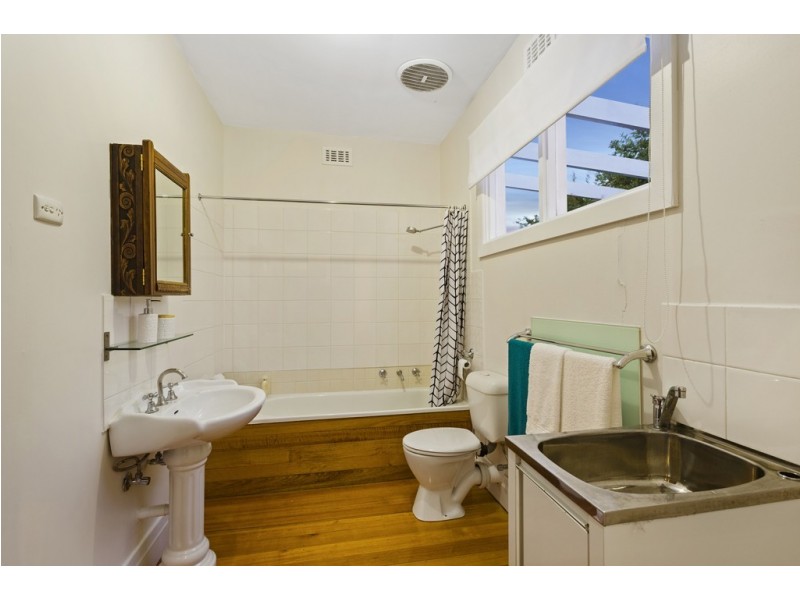 65 Empress Avenue, Kingsville VIC 3012