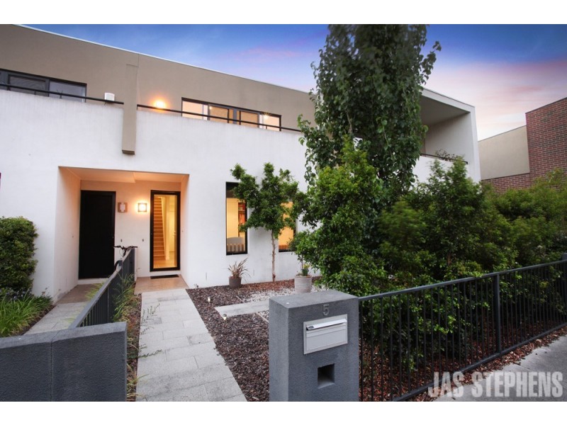 5 Hartman Walk, Footscray VIC 3011