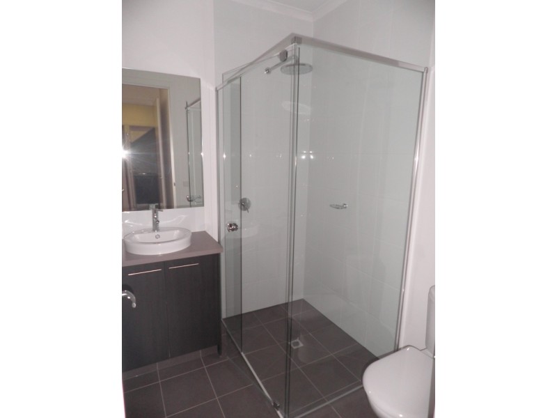 2/20 Hewitt Avenue, Footscray VIC 3011