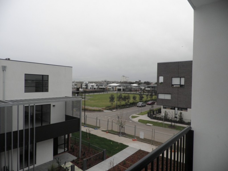 2/20 Hewitt Avenue, Footscray VIC 3011