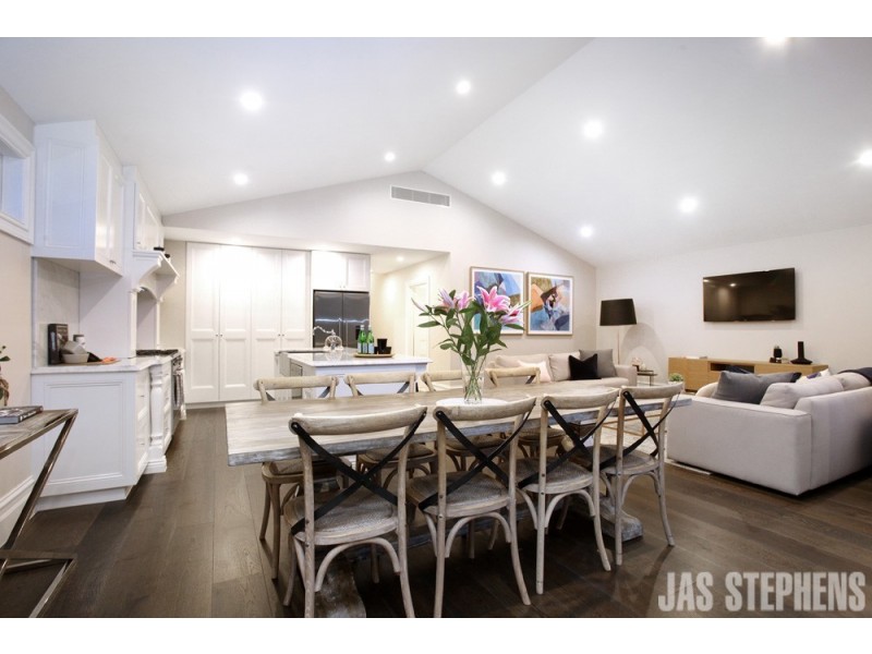 88 Queensville Street, Kingsville VIC 3012