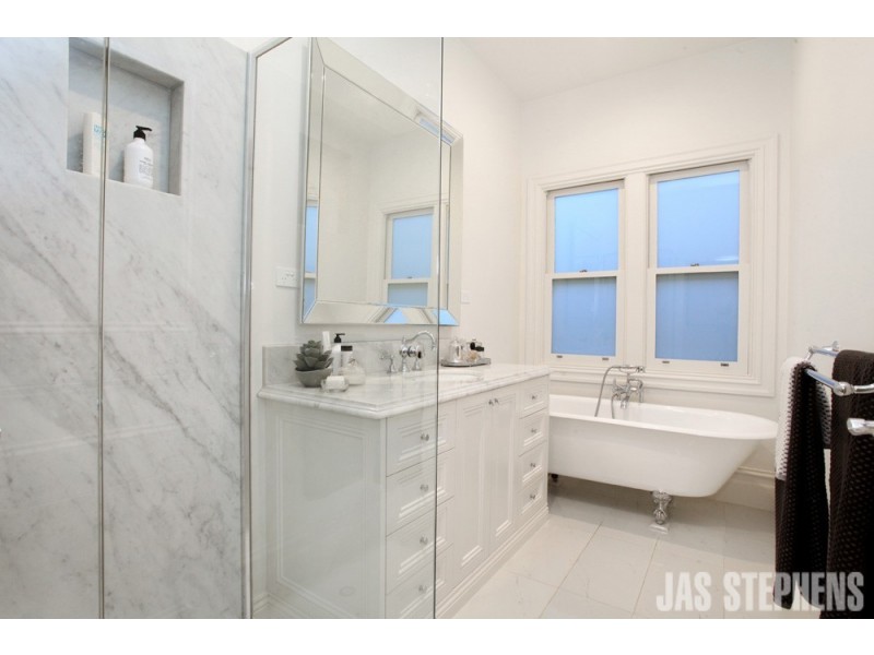 88 Queensville Street, Kingsville VIC 3012