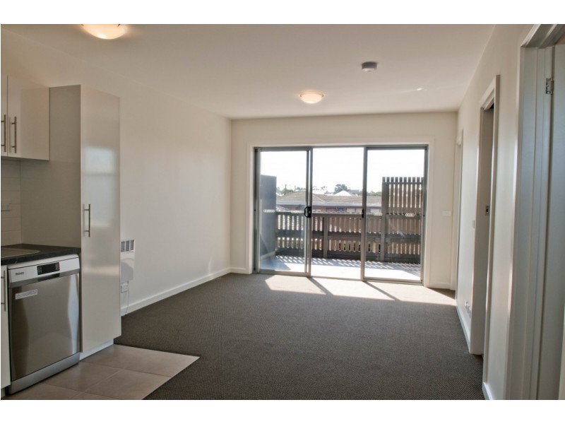12/24 Empire Street, Footscray VIC 3011