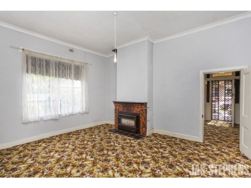 153 Coronation Street, Kingsville VIC 3012