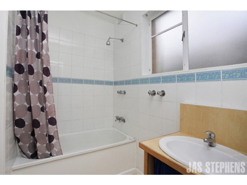 2/57 Kingsville Street, Kingsville VIC 3012