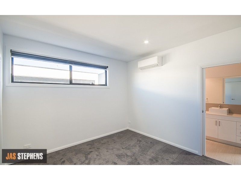 1/36 Hocking Street, Footscray VIC 3011