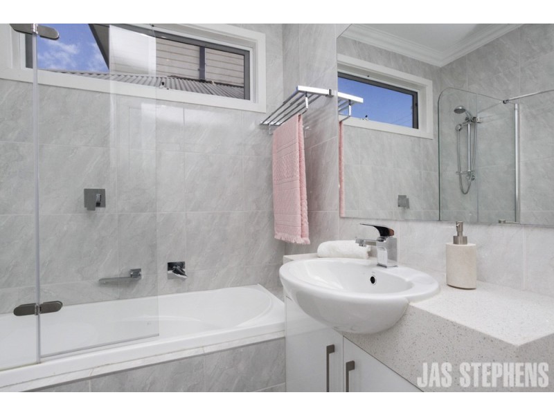 12 Arran Street, Seddon VIC 3011
