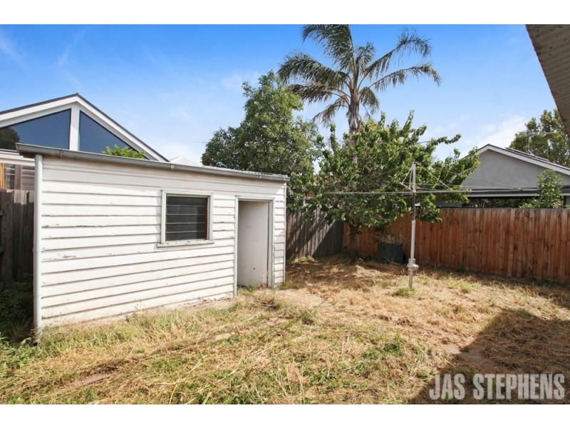 5 Lawrence Street, Seddon VIC 3011