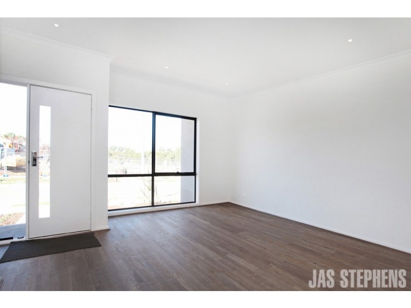 47 Queens Circuit, Sunshine VIC 3020