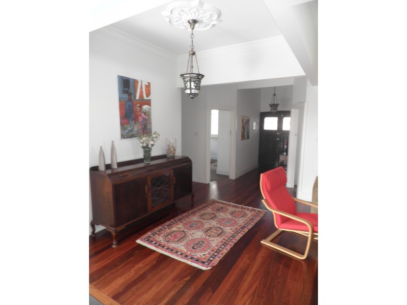 6 Medway Street, Seddon VIC 3011