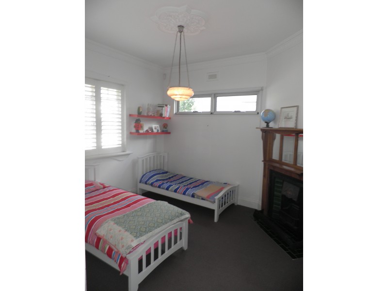 6 Medway Street, Seddon VIC 3011