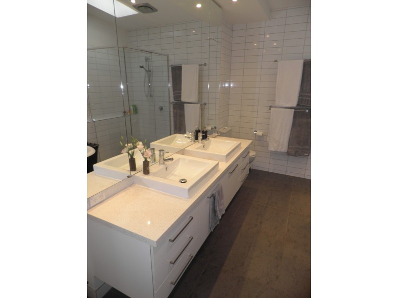 6 Medway Street, Seddon VIC 3011