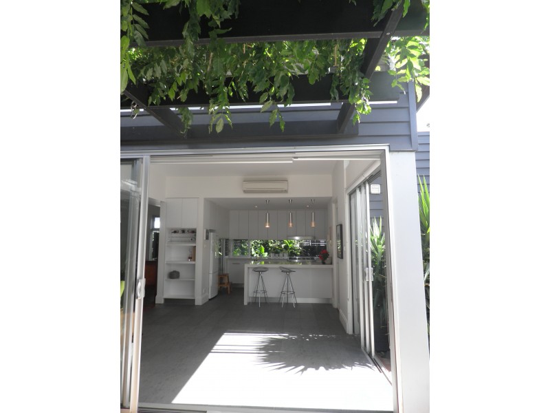 6 Medway Street, Seddon VIC 3011