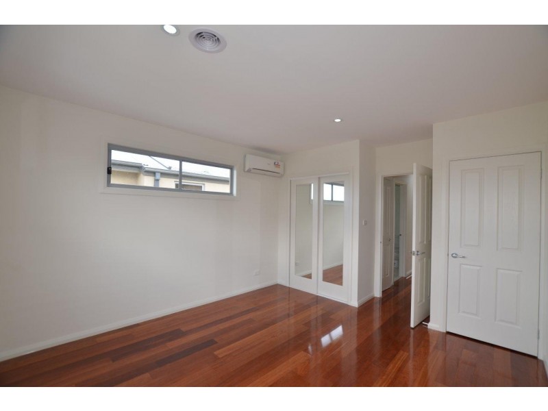 2/10 Greenham Street, Maidstone VIC 3012