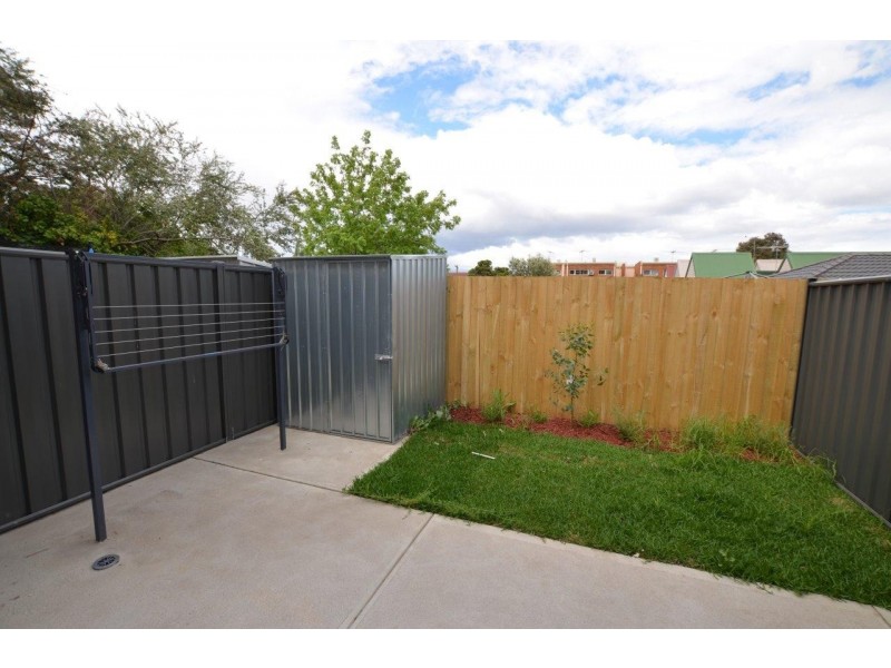 2/10 Greenham Street, Maidstone VIC 3012