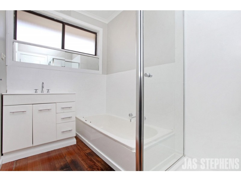 2/4 Ferguson Street, Spotswood VIC 3015