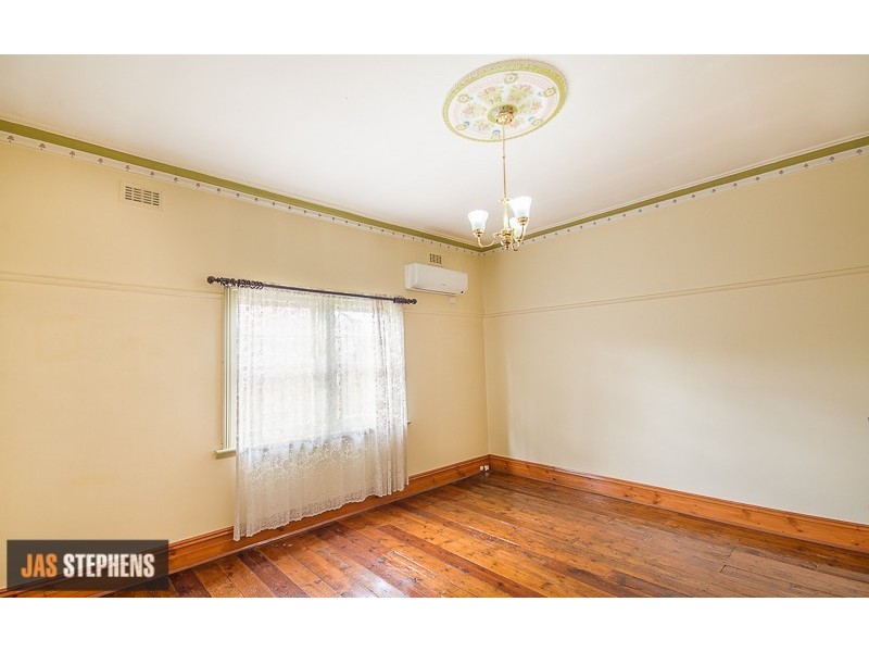 9 Dunedin Street, Maidstone VIC 3012